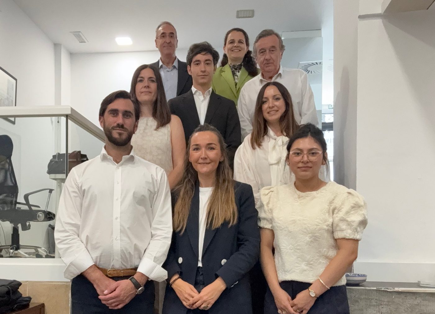 Equipo de Grupo UB Consultores en la oficina de Zaragoza